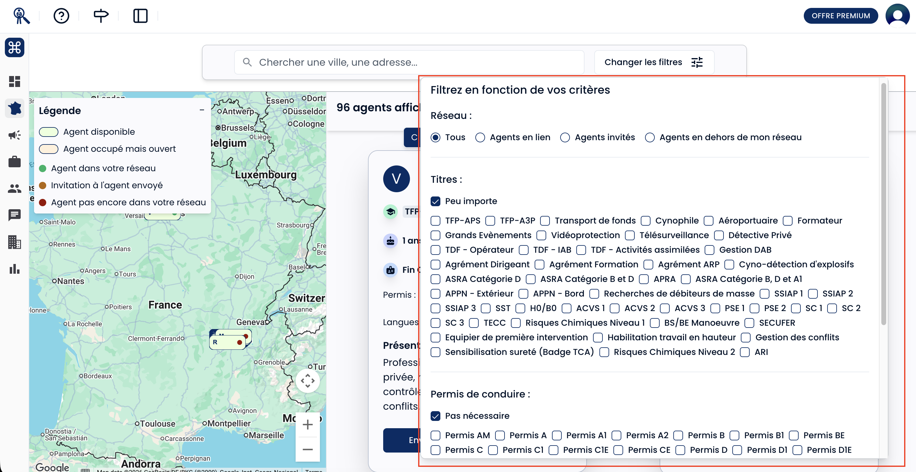 Écran de recherche (ou CVthèque) mettant en évidence les filtres objectifs basés sur les compétences tels que “Diplômes”, “Localisation” et “Langues”. Écran de recherche (ou CVthèque) mettant en évidence les filtres objectifs basés sur les compétences tels que “Diplômes”, “Localisation” et “Langues”.