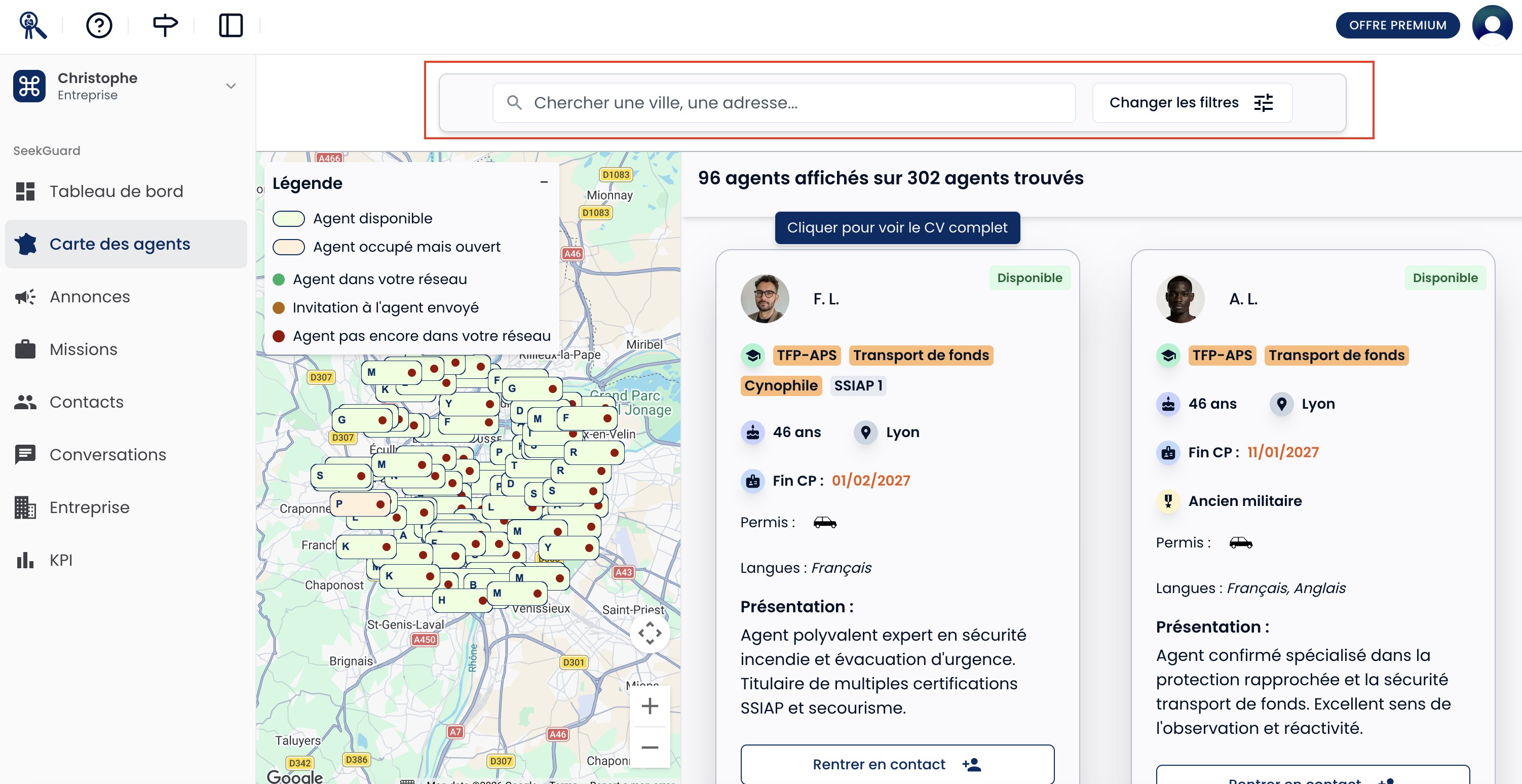 Vue de la carte interactive de la France avec des marqueurs des agents et la barre de filtres avancés déployée en haut de l'écran.