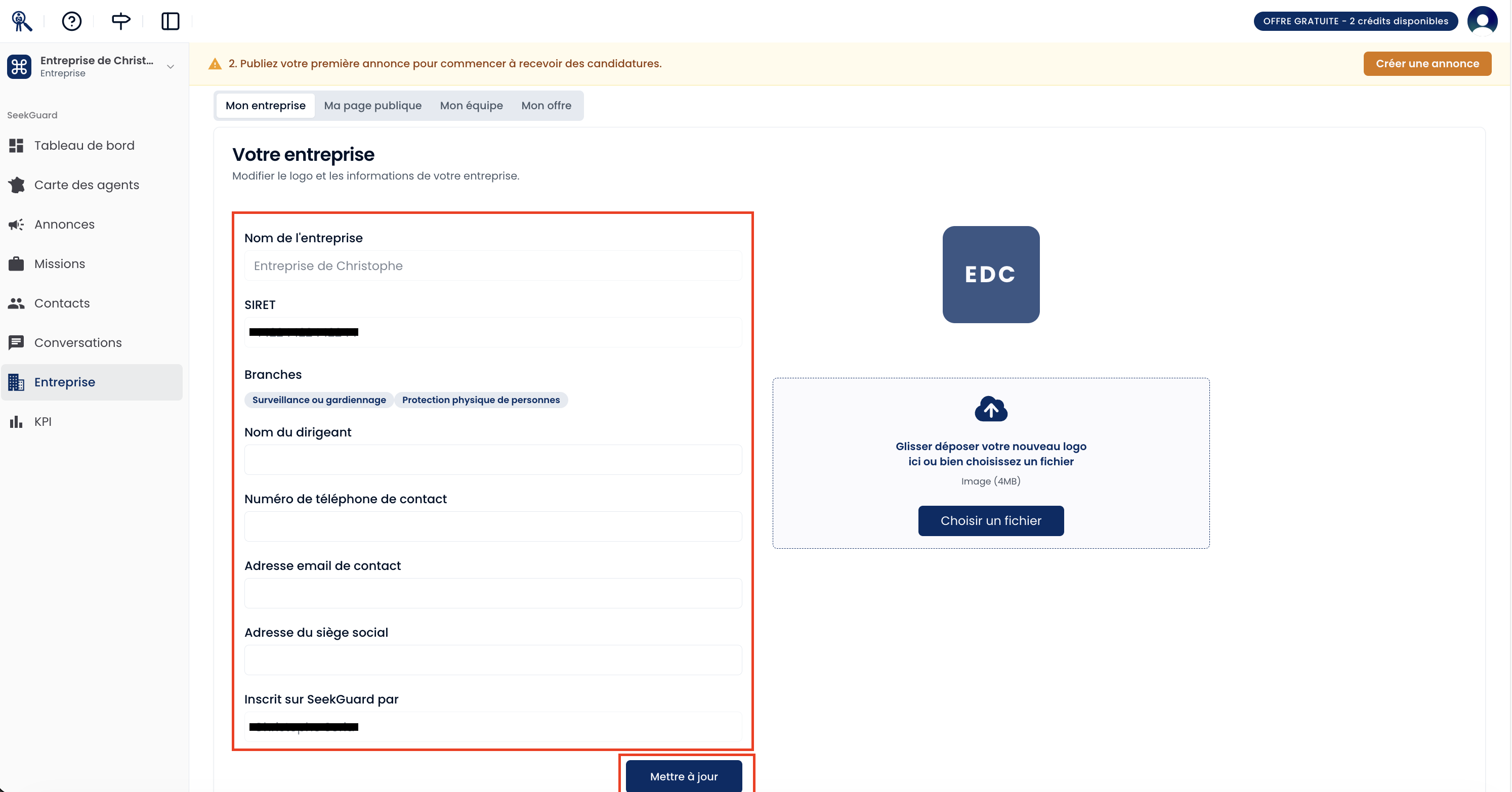 Écran de l'onglet Informations montrant les champs éditables (nom, SIRET, e-mail de contact, téléphone, adresse), la zone de dépôt pour le logo, et le bouton Mettre à jour mis en évidence.