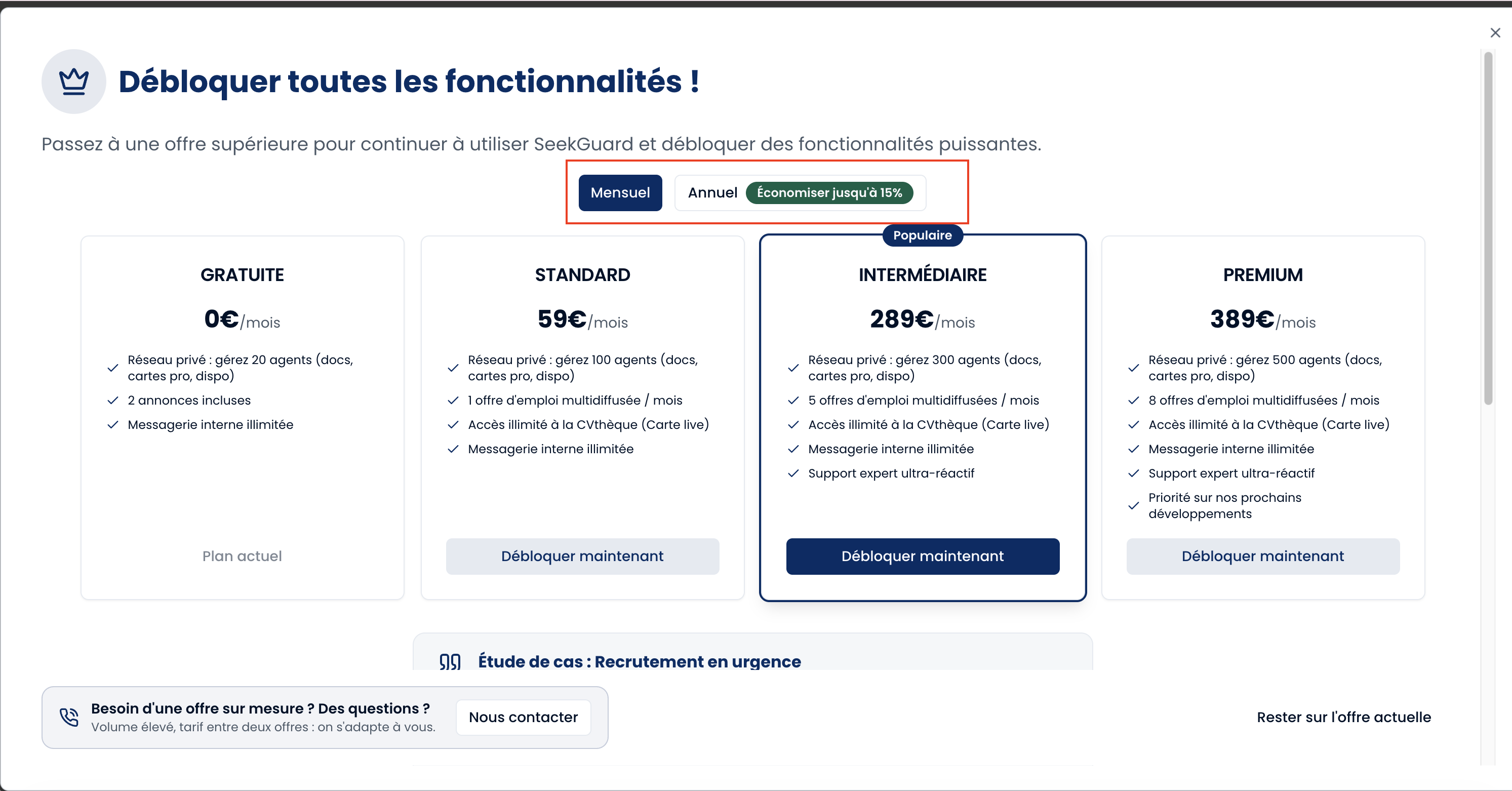 Ecran comparatif des abonnements affichant les cartes des offres Standard, Intermédiaire et Premium, avec le sélecteur Mensuel / Annuel mis en évidence.